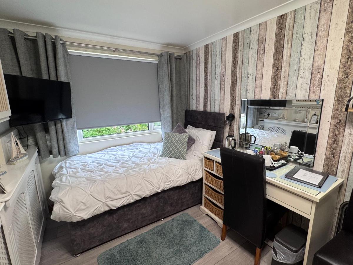 Twin Room with Ensuite and Private Entrance
