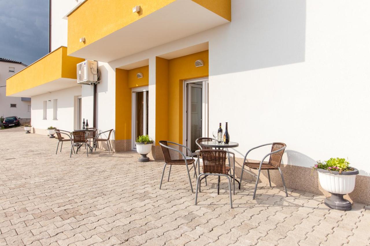 Knezovic Apartments - Ferienwohnung