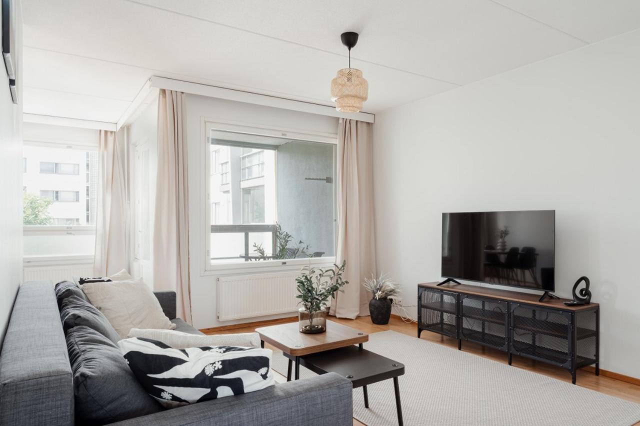 Spacious 2BR Family Apt with Sauna near Metro - Chambres d'hôtes Helsinki