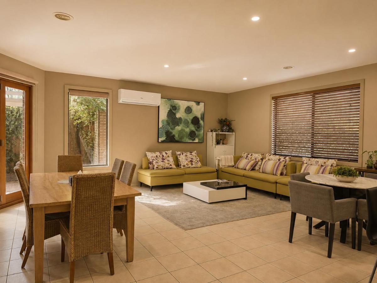 Spacious ex-display 5 BDR house,up to 15 guests, Fully AC- Williams Landing - B&B Laverton