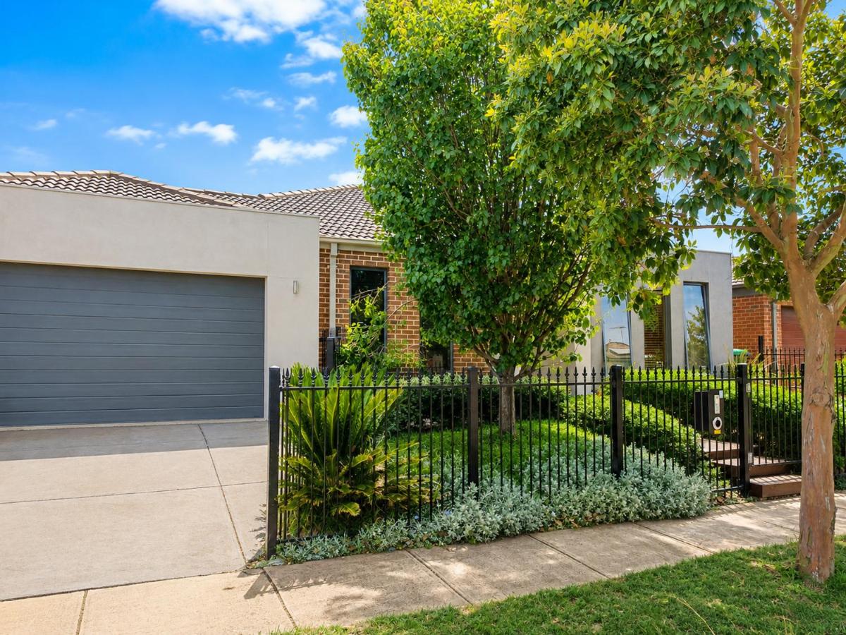 Spacious ex-display 5 BDR house,up to 15 guests, Fully AC- Williams Landing - B&B Laverton