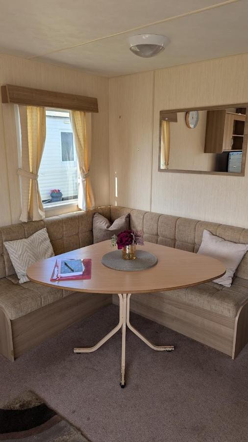 S&J Caravan Hire, Winkups H23 - Bed and Breakfast Conwy