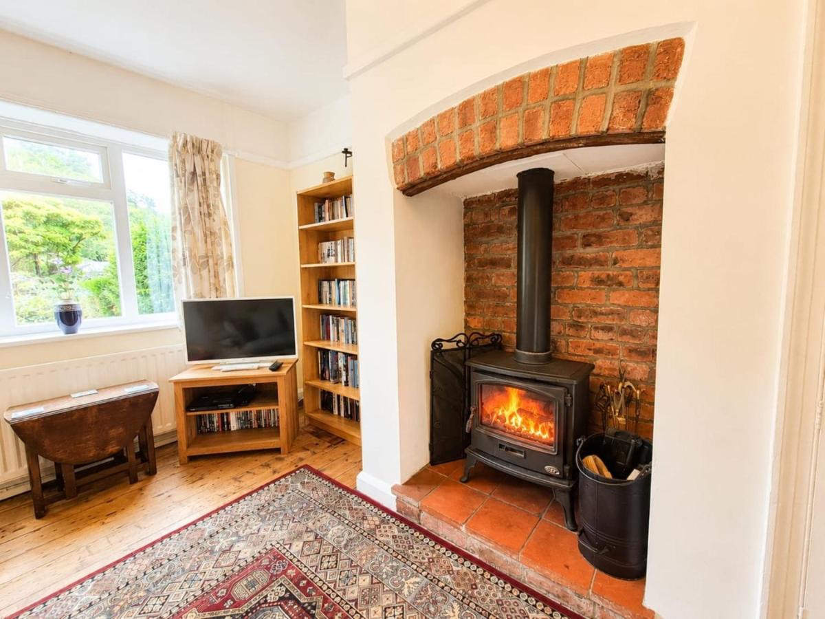 Oak House in Mid Wales with Log Burner By Seren Short Stays - B&B Machynlleth