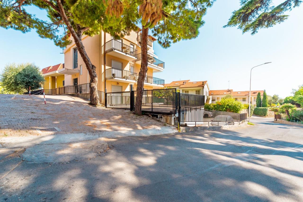 Skybnb Vista mare con parcheggio privato 4 min from the sea - B&B Riva Ligure