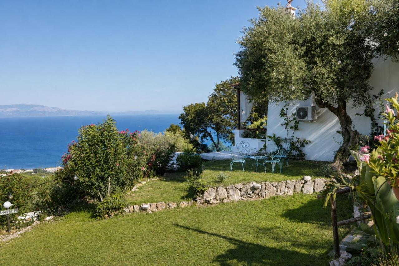 Villa Mariani - Italian Coastal Charm - Chambres d'hôtes San Felice Circeo