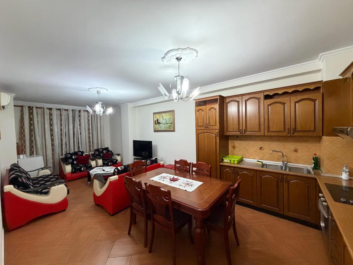 Cozy Apartment 2 Bedroom South North Bus Terminal - B&B Tirana