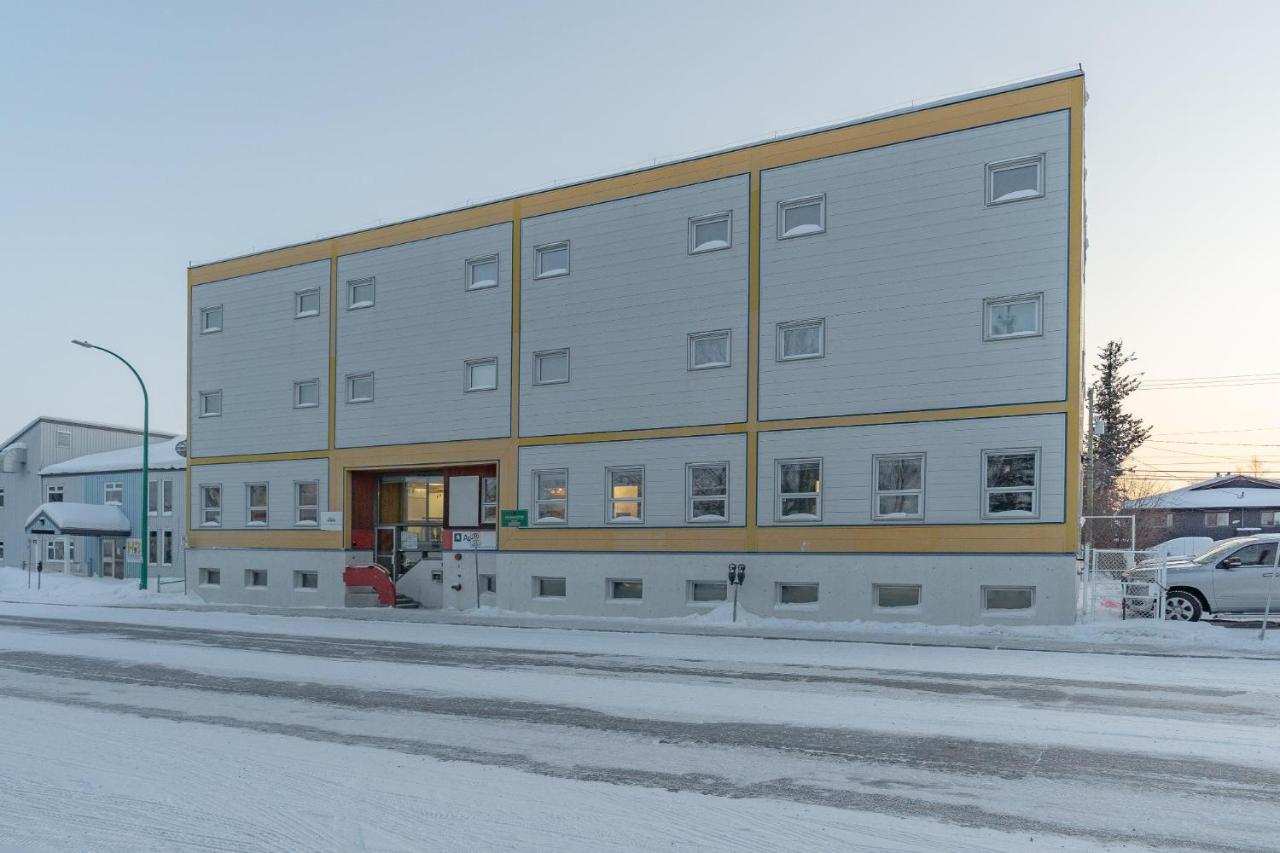 Downtown Cozy Condo - Bed and Breakfast Yellowknife
