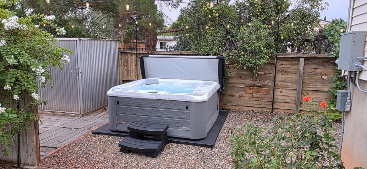 Hot Tub, 2 Bedroom, Kitchen, Washer-Dryer, Lower - B&B Page