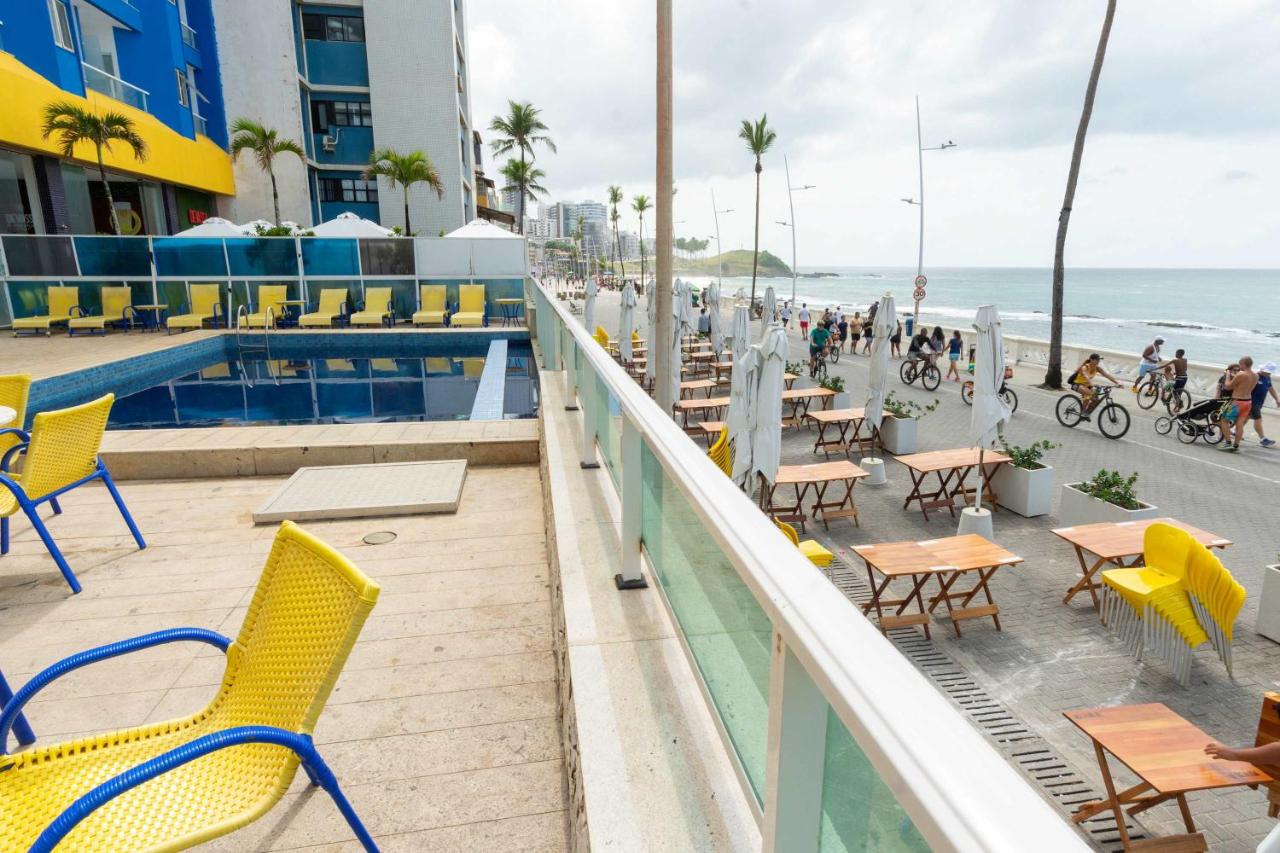 Pé na Areia - Flat com Piscina, Ar e Garagem na Barra - B&B Salvador