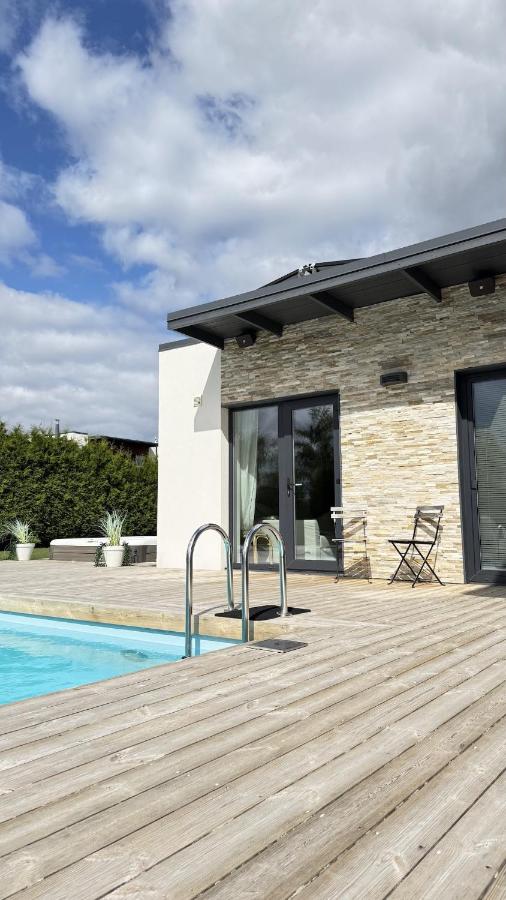 Villa Viimsi - Private Villa, Pool, Hot Tubs, Sauna, near Tallinn - Ferienwohnung Pärnamäe