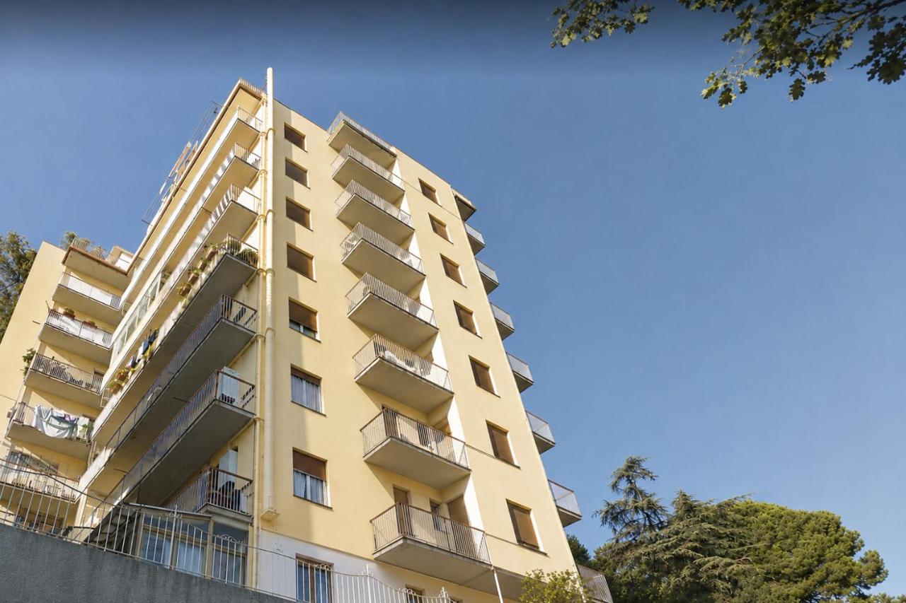 Incantevole alloggio con box auto - B&B Sanremo
