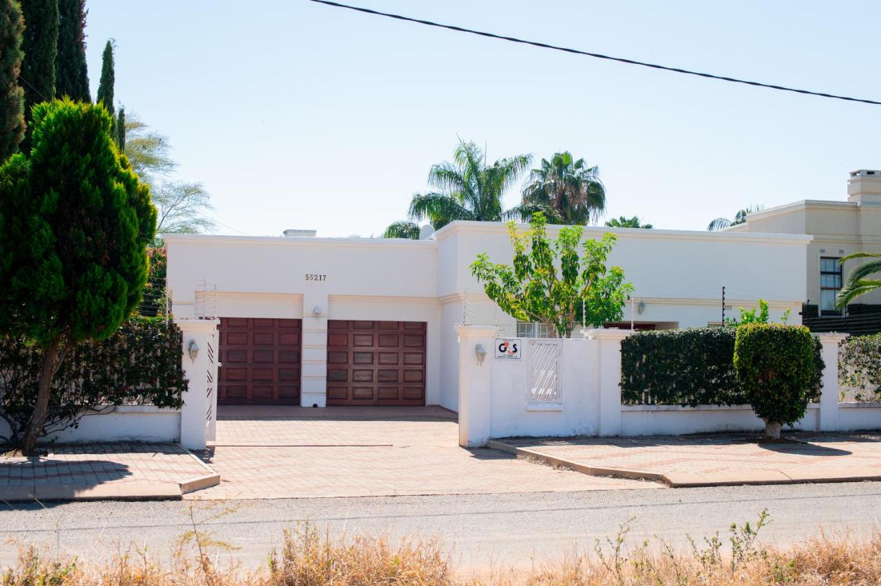 The White Pillow - B&B Gaborone