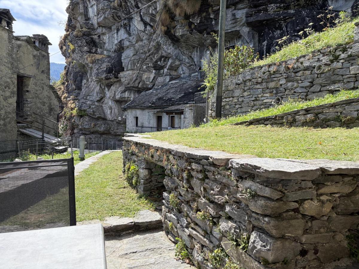 Casa Onsernone in Comologno - Bed and Breakfast Comologno