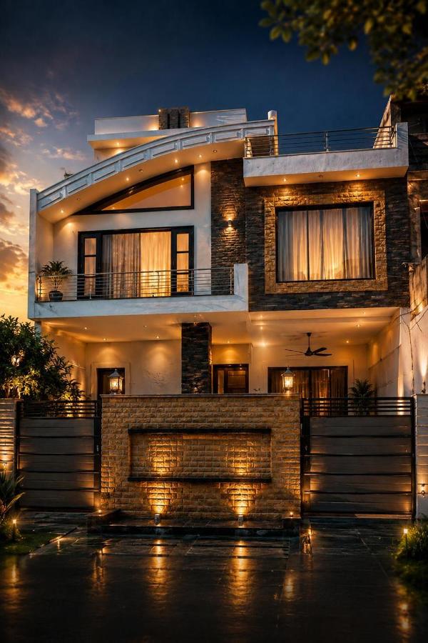 The Golden Window Villa - 6BHK Villa with Kitchen & Car Parking - Chambres d'hôtes Amritsar