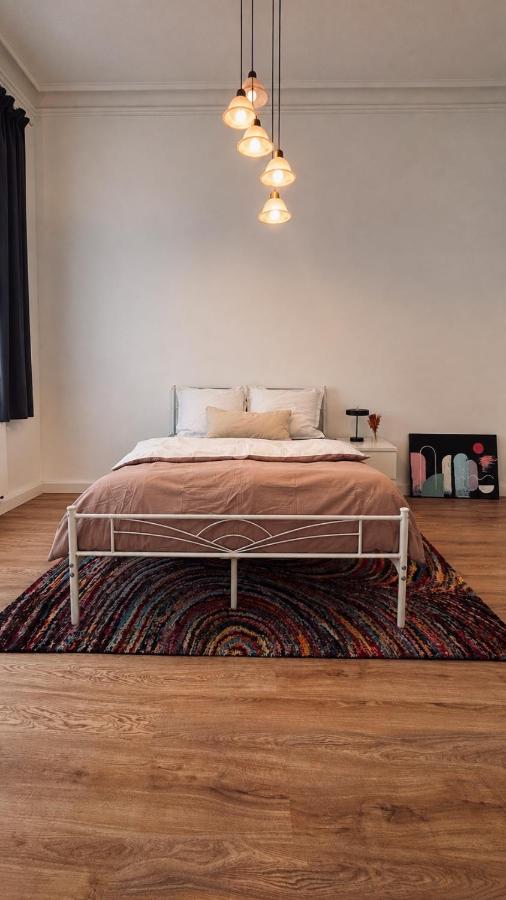 Stilvolles Altbau-Apartment am Wasserturm - 2 Schlafzimmer - Bunter Garten - Chambres d'hôtes Mönchengladbach