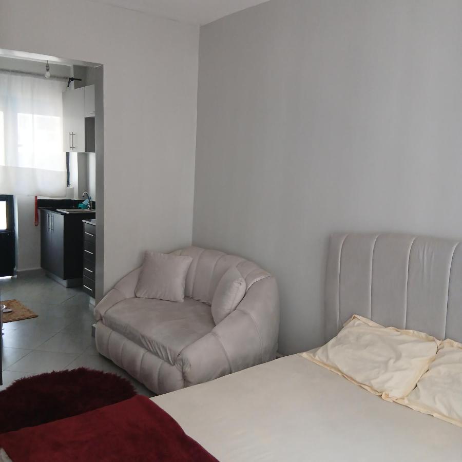 Arc II Residence, Wangige - Cozy Studio with Pool and Gym - Chambres d'hôtes Nairobi