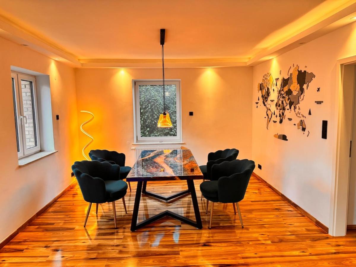 Independent House With Parking, Connecting Messe & City Centre - Ferienwohnung Hannover