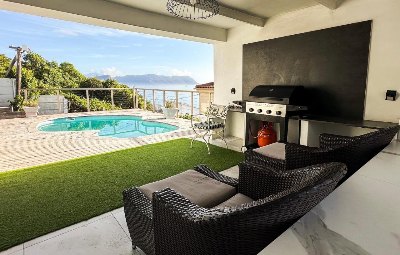Whale Rock - B&B Cape Town