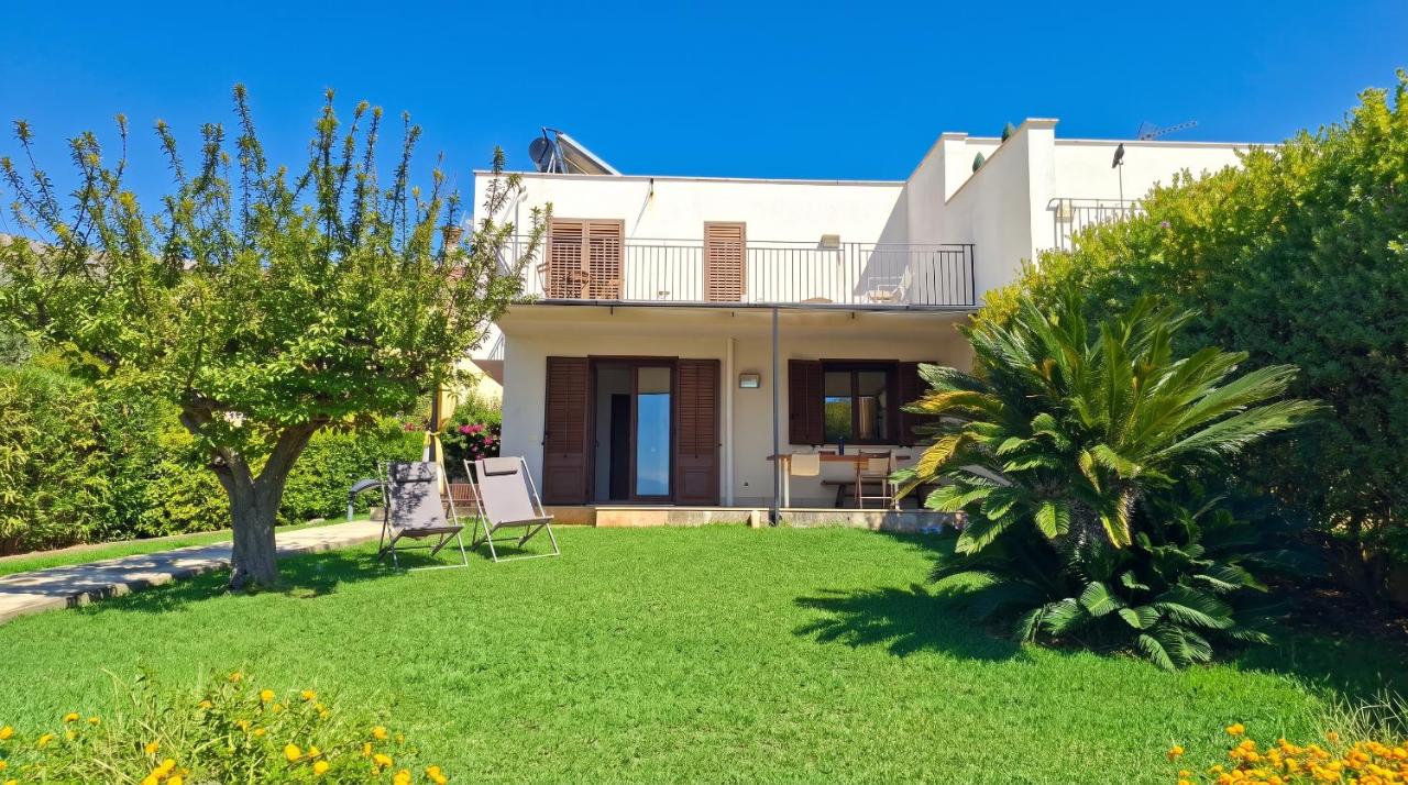 villa vista mare Il Susino tra Scopello e Palermo - B&B Terrasini