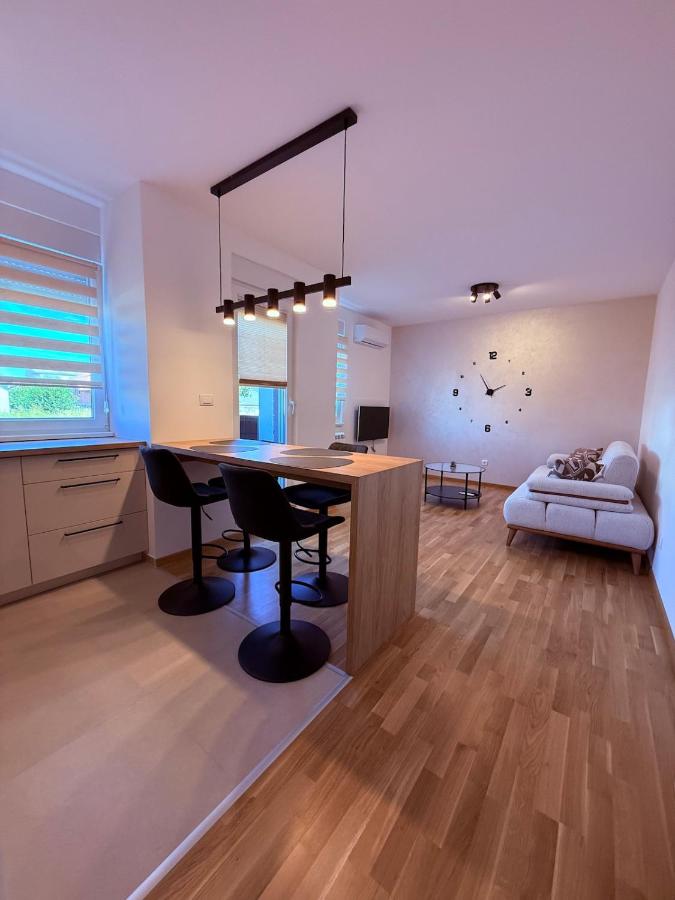 SweetDream Apartment with a separate bedroom - Bed and Breakfast Belgrado