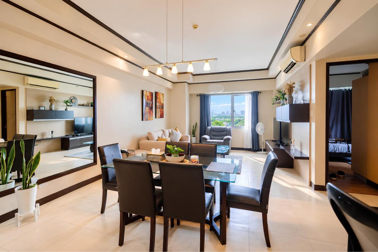 Cozy and Spacious 2BR at The Infinity Condominium BGC Near SM Aura and Bonifacio High Street - Chambres d'hôtes Manille