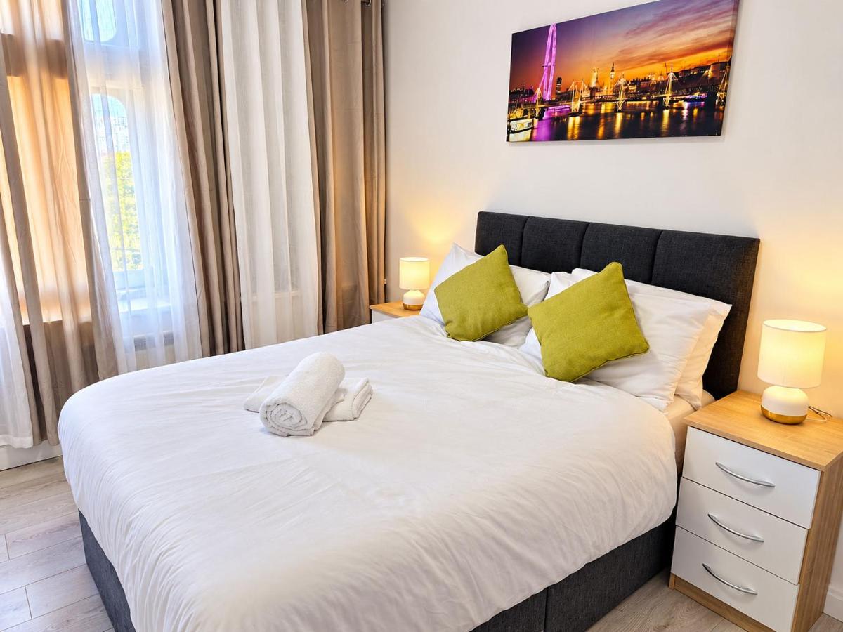 Salford City Heights - 1 Bed, Sleep 4 - B&B Manchester