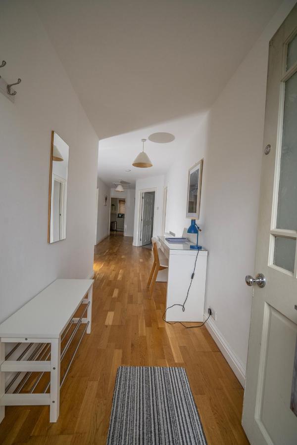 Peaceful Glastonbury Bungalow - Ideally Located - B&B Glastonbury