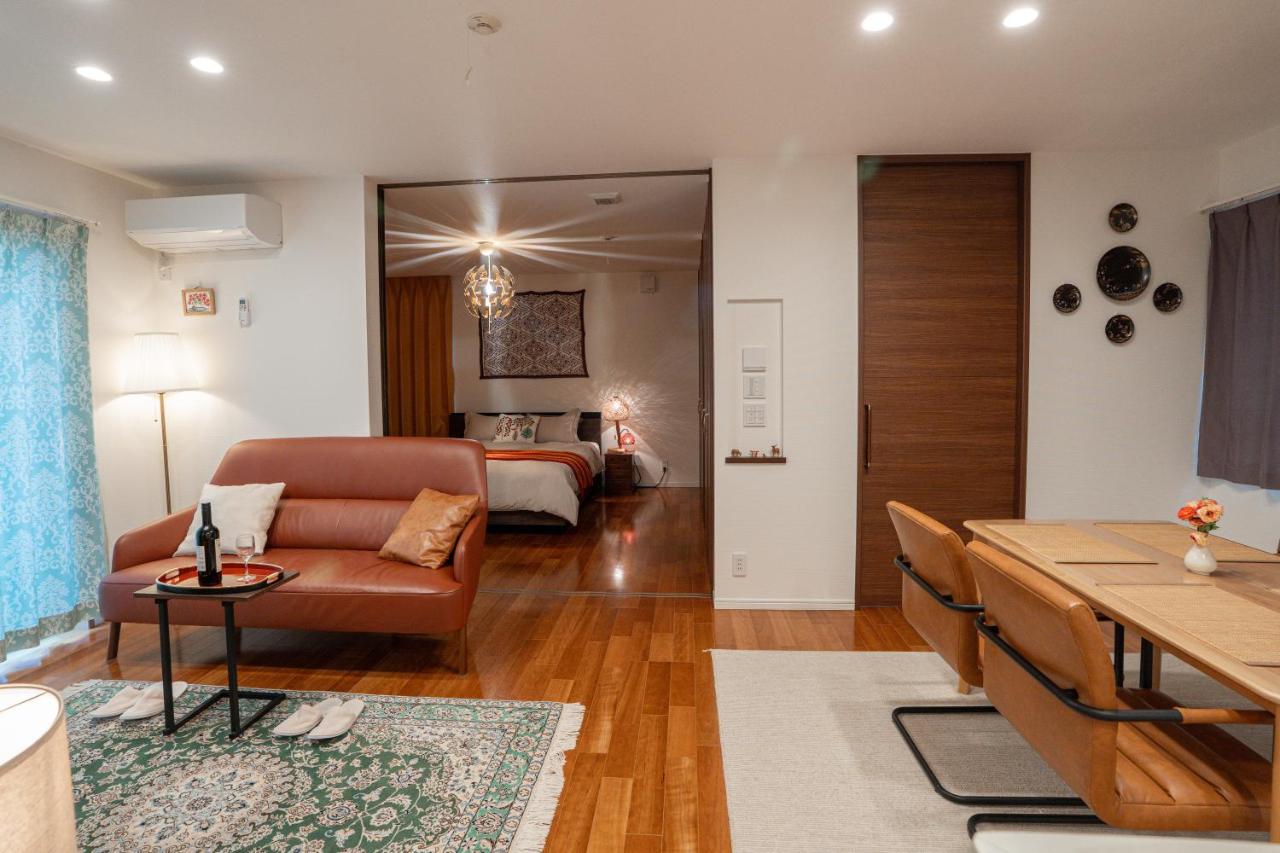 Private stay, fully equipped 45 square meter, Easy access to Disneyland & Airports - B&B Tokyo
