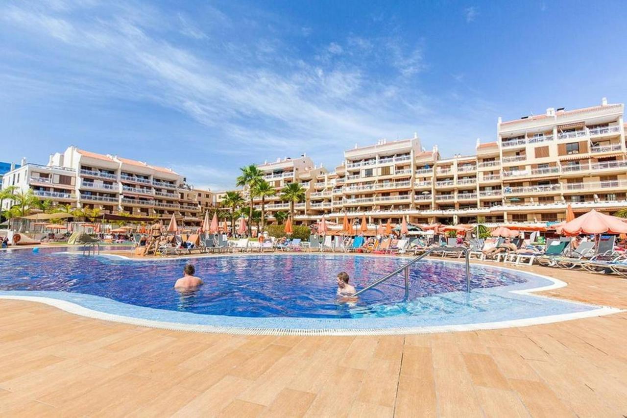 Two bedroom apartment in beachfront complex with pool in Playa de Las Américas. - Bed and Breakfast Playa de las Américas