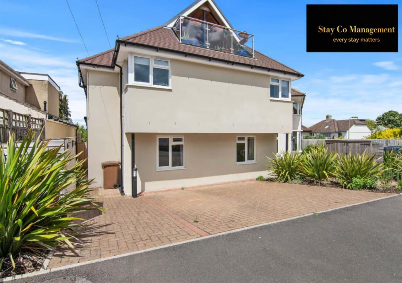 Lyter Living Oxford - 2 Bed House with Parking in Botley - B&B Oxford