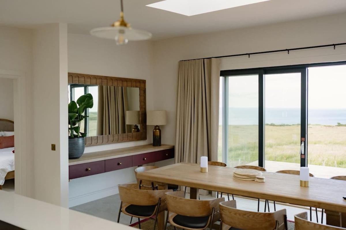 Bell Rock Hideaway, Sea Views & Highland Cows - B&B Boarhills