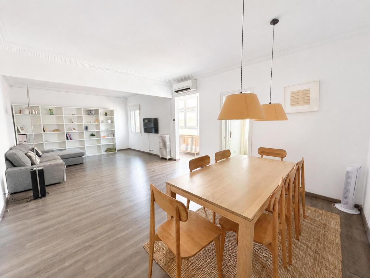 Centric and spacious, excellent for families - Chambres d'hôtes Barcelone