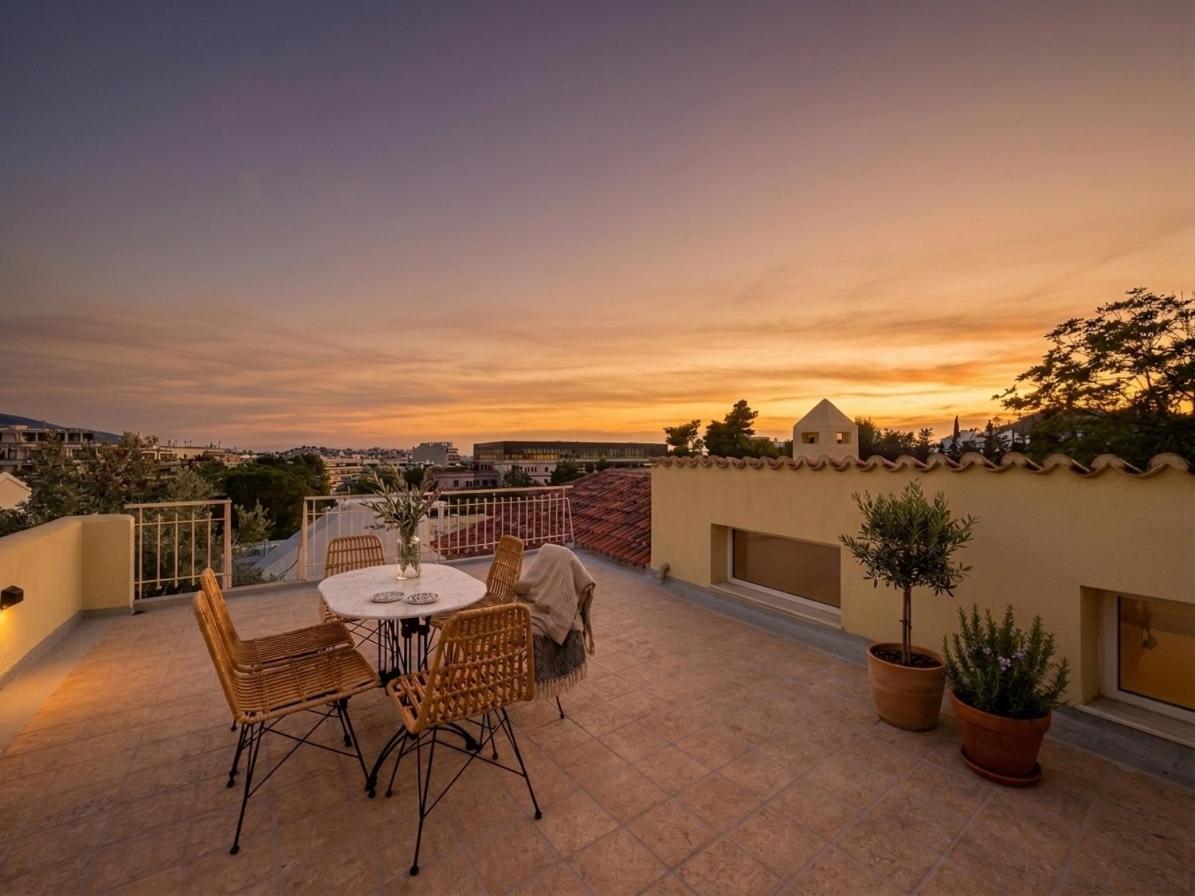 Under the Acropolis Plaka Luxury Apartment - B&B Atenas