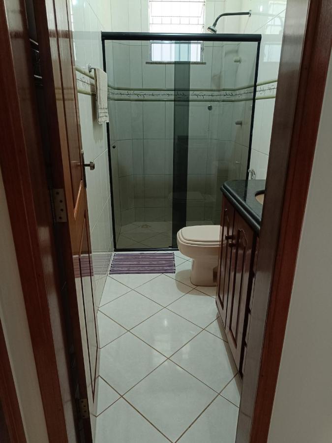 Quarto comfort Tv, ar condicionado e escrivaninha - Chambres d'hôtes Santarém