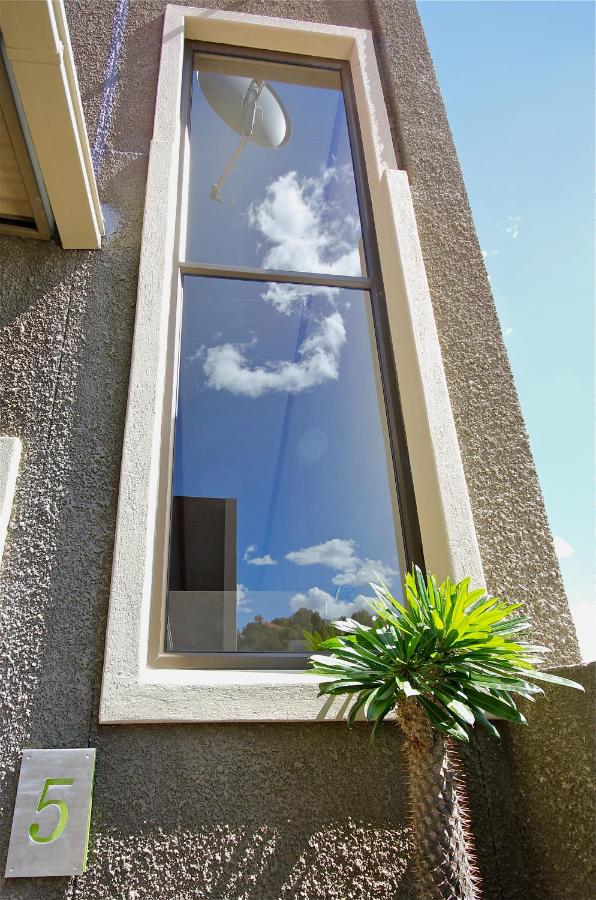 Hartmann Suites Serviced Self-Catering Apartments - B&B