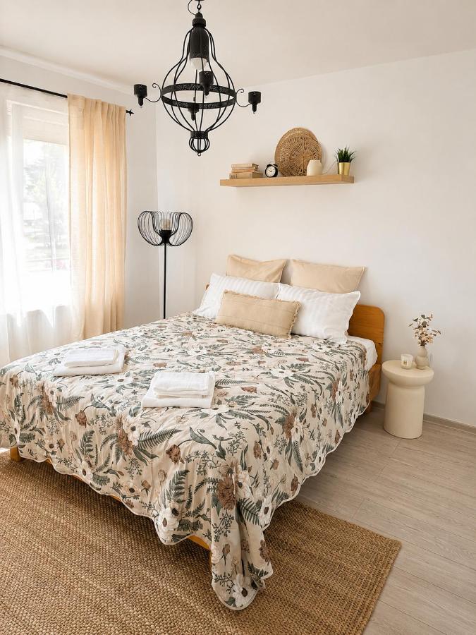 Minimalist urban stay - Ferienwohnung Frățila