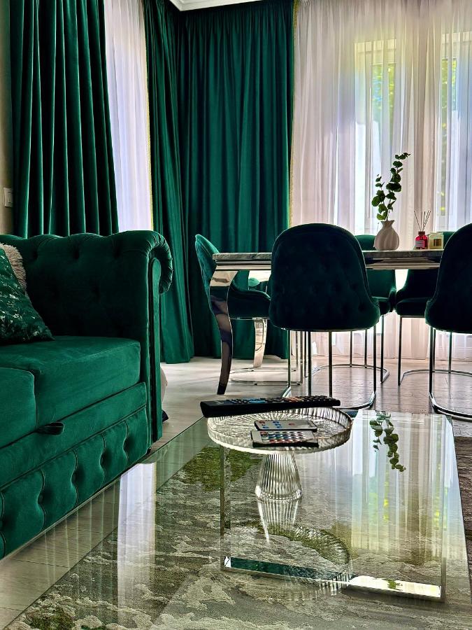 Luxury Apart S - Netflix , Terrace & Free Parking - B&B Braşov