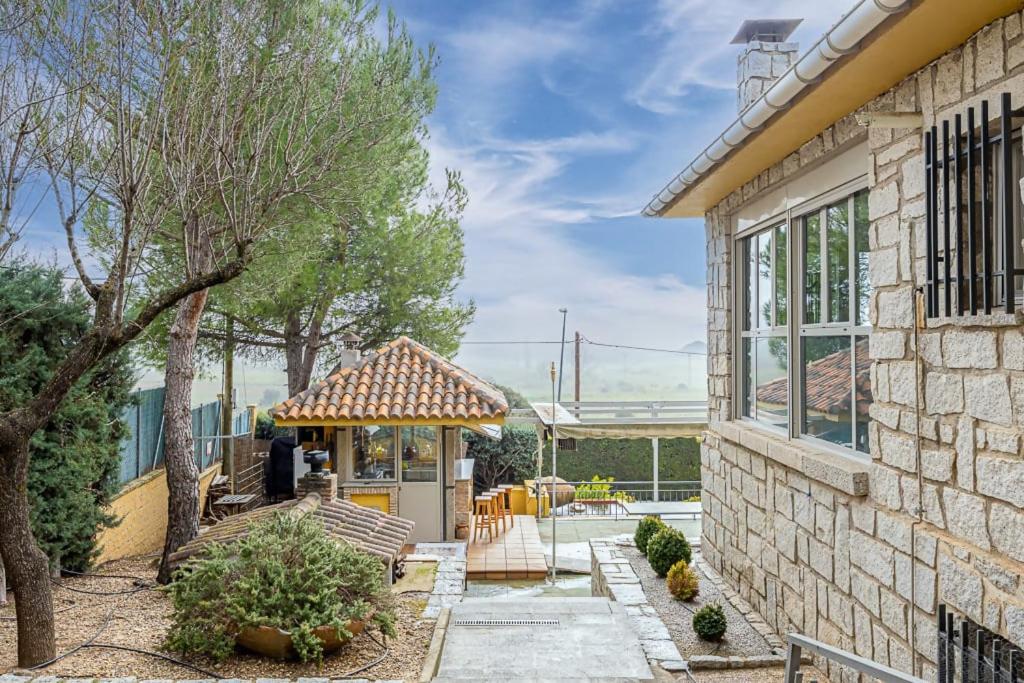 VentuRural -No es una Casa Rural Cualquiera- - B&B Venturada