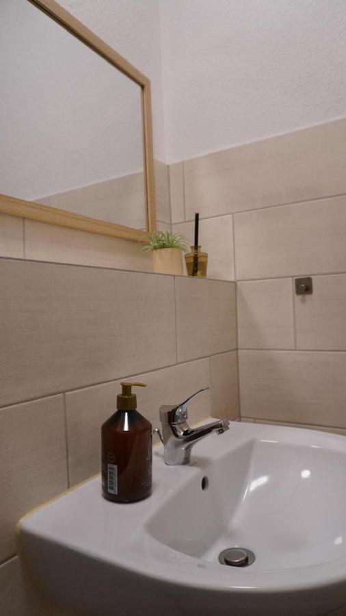 Monteur - Privat Zimmer Langerwehe Geich - Bed and Breakfast Langerwehe