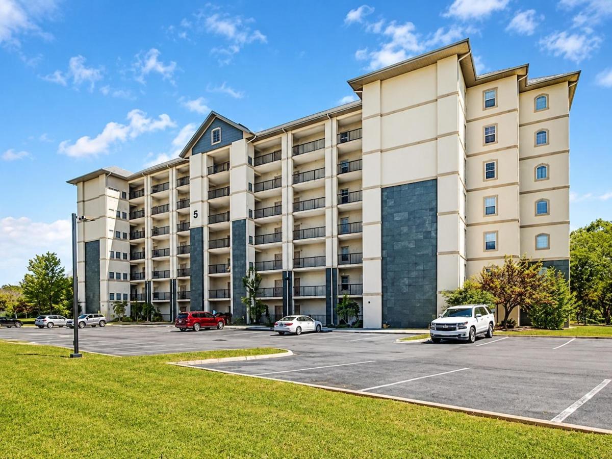 Updated 2BR Pigeon Forge Condo 100 Ft to Pkwy - B&B Pigeon Forge