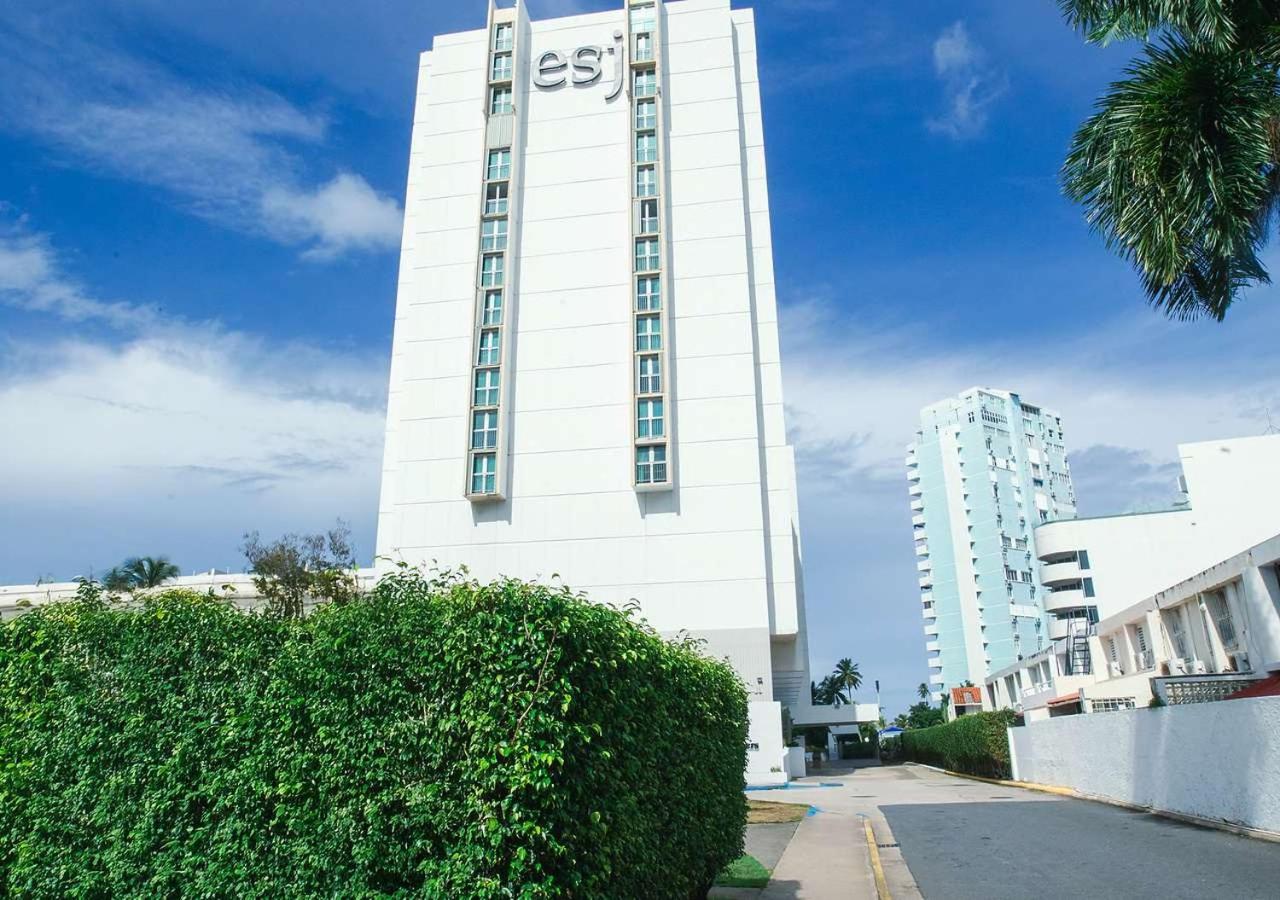 Oceanfront Terrace Apartment - Steps to Beach - B&B San Juan