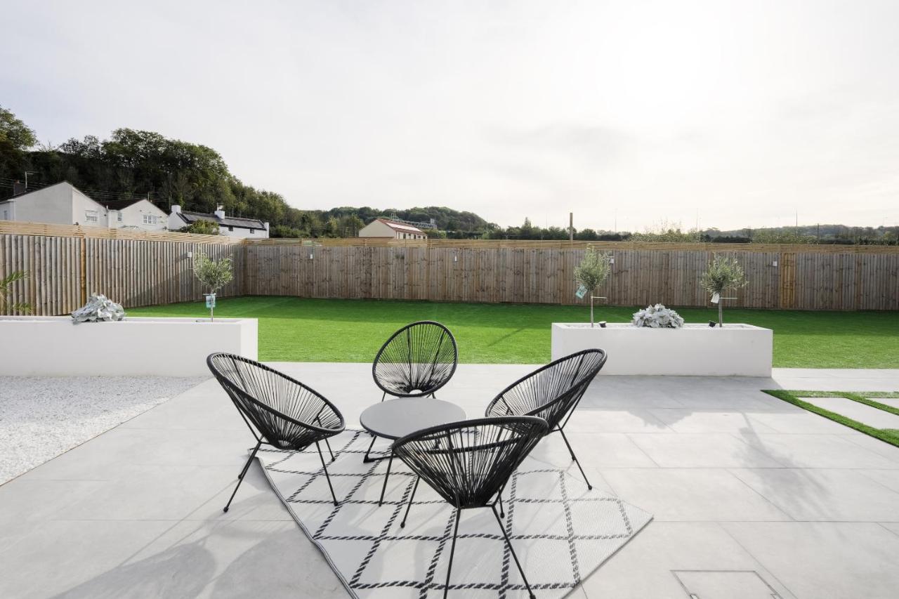 Moorhouse Lodge • Striking Hallen House - B&B Hallen