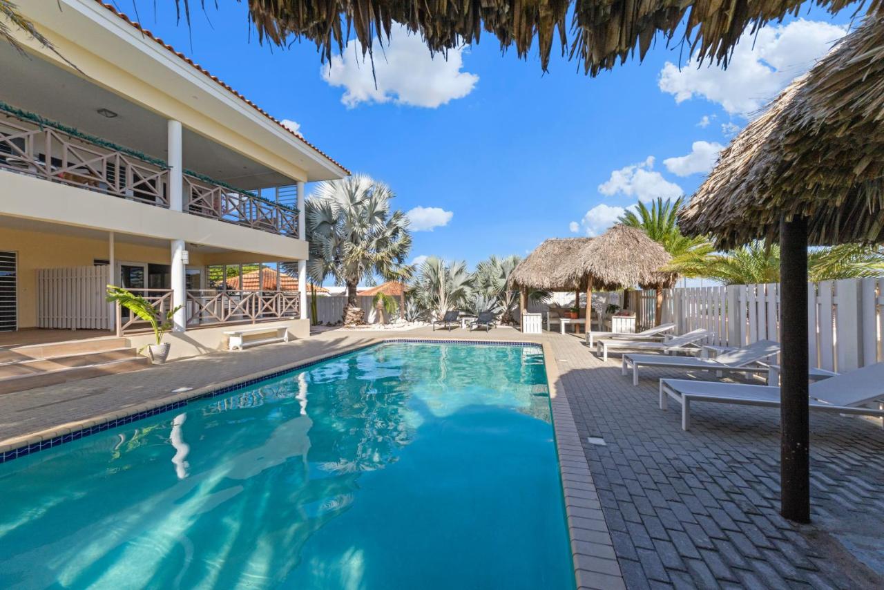 Panache Resort Jan Thiel - Bungalows & Appartementen met Zwembad - B&B Jan Thiel