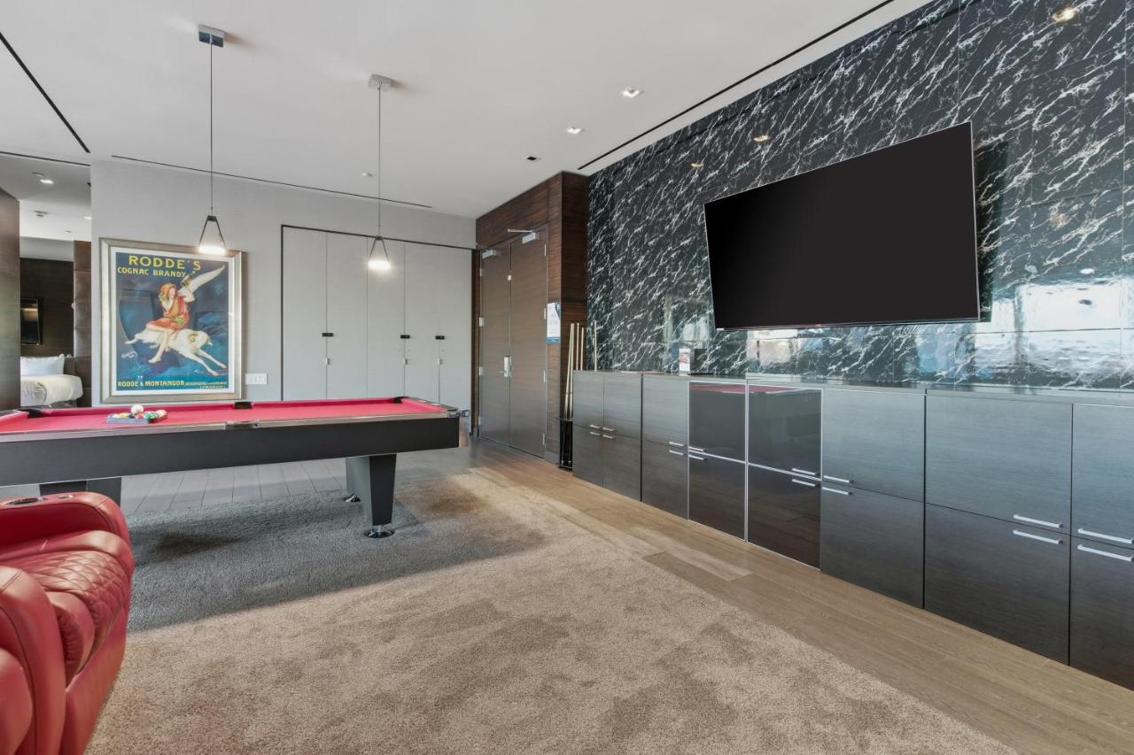 Skyline Playboy‑Style 3,300sqft Penthouse | Full Strip View & Private Balcony