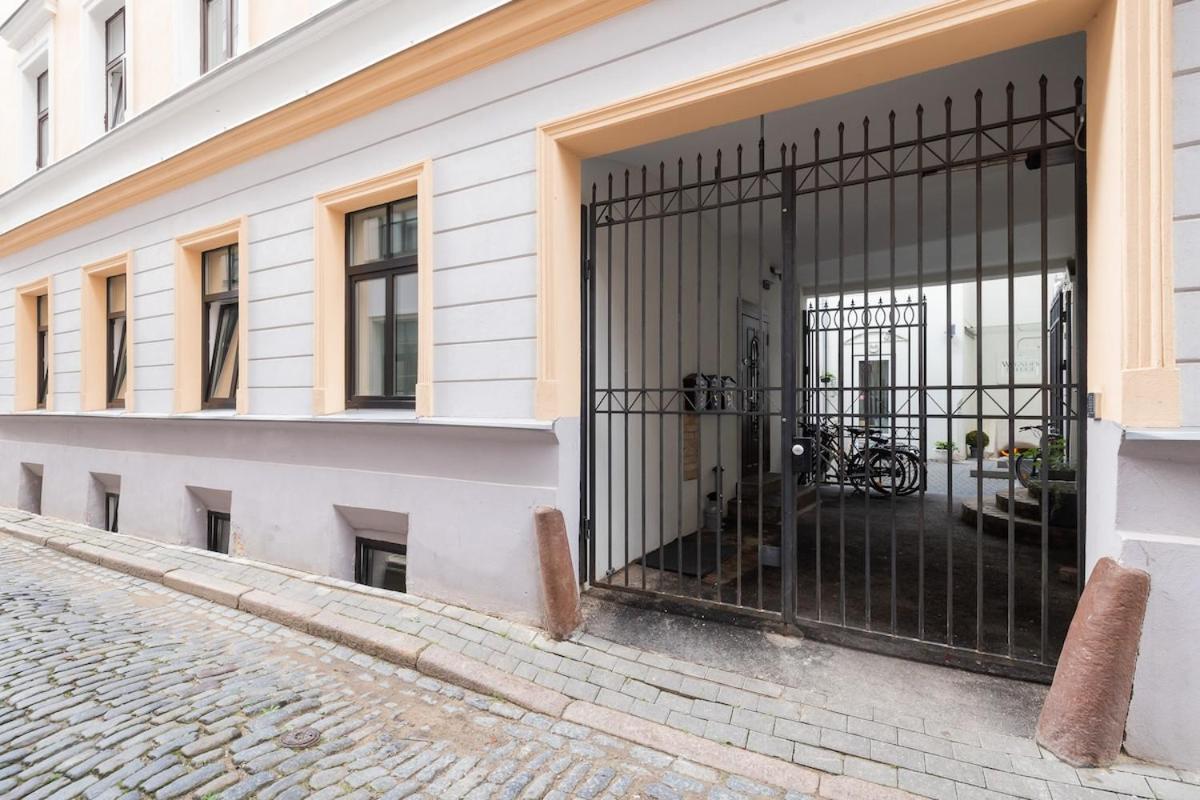 Wagner 12 Old Town Apartment - B&B Riga