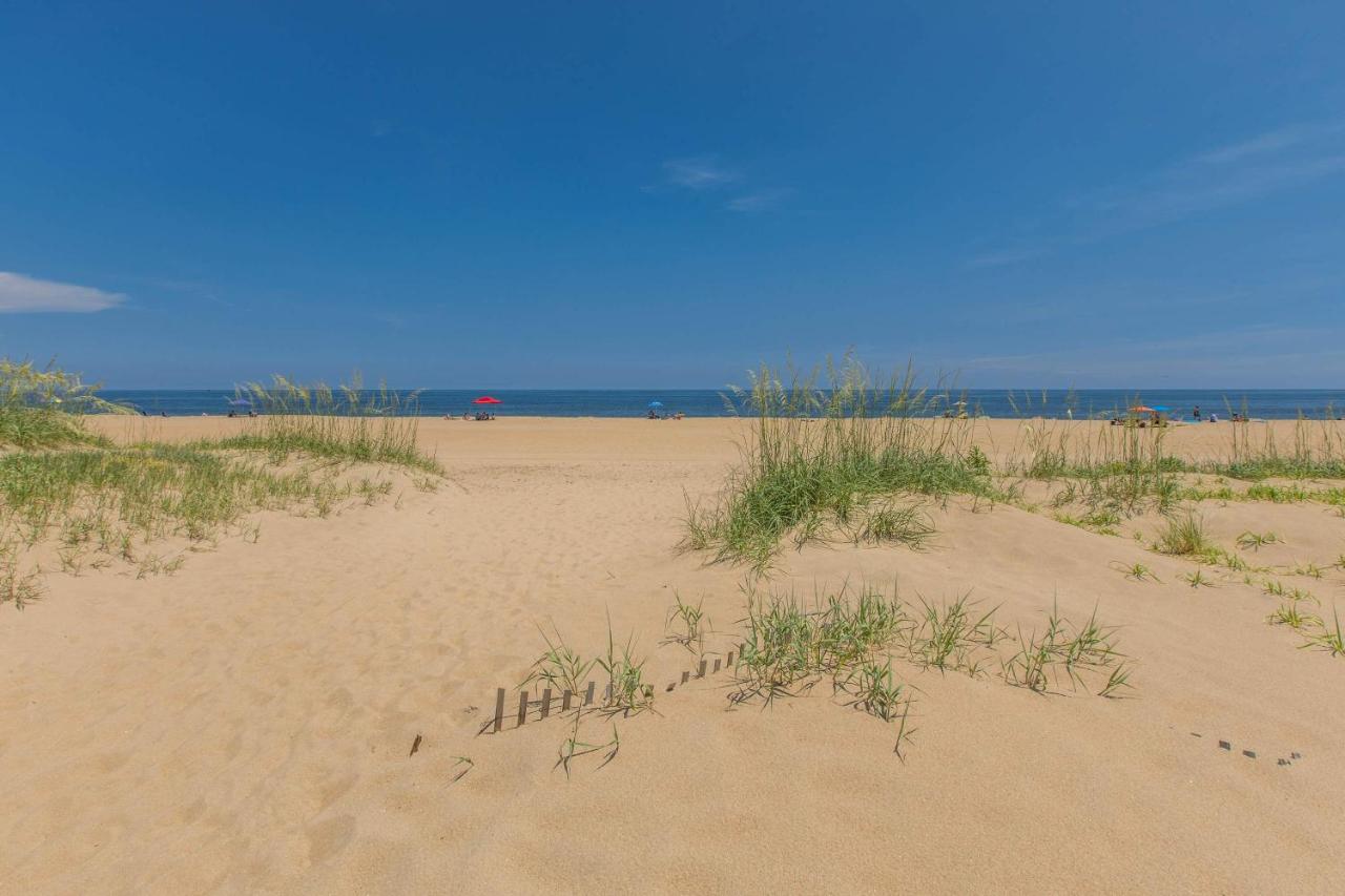 Oceanfront Villa - B&B Virginia Beach