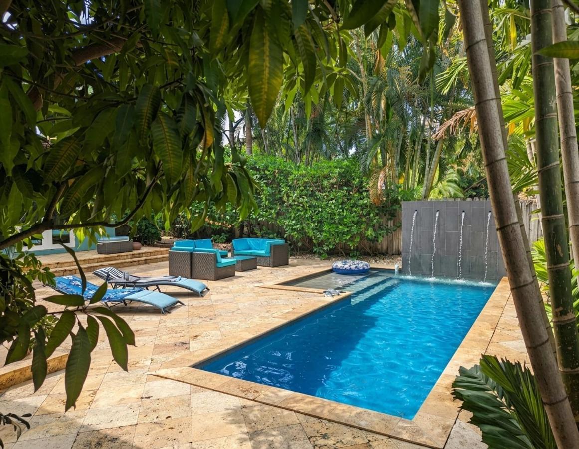 Perfect Location - Heated Salt Water Pool - Private Oasis-Updated Gorgeous 3BR 3BA - Las Olas - Chambres d'hôtes Fort Lauderdale
