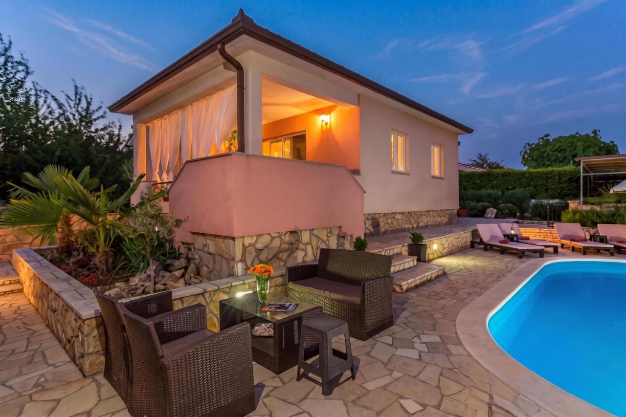 Istrian Villa Stella for 8: Pool & Sauna - B&B Sveti Martin