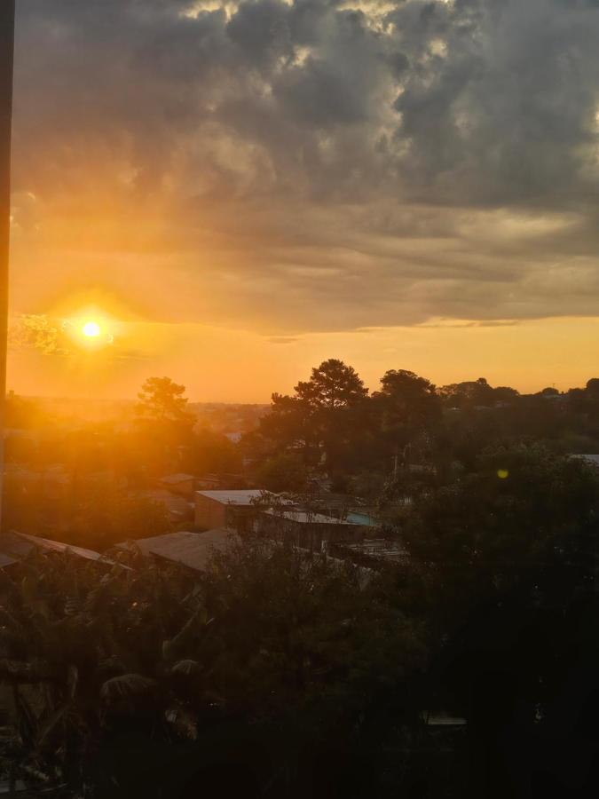 Apartamento reformado, moderno e funcional, perfeito para estadias a trabalho, estudos ou momentos em família! - Bed and Breakfast Sapucaia do Sul