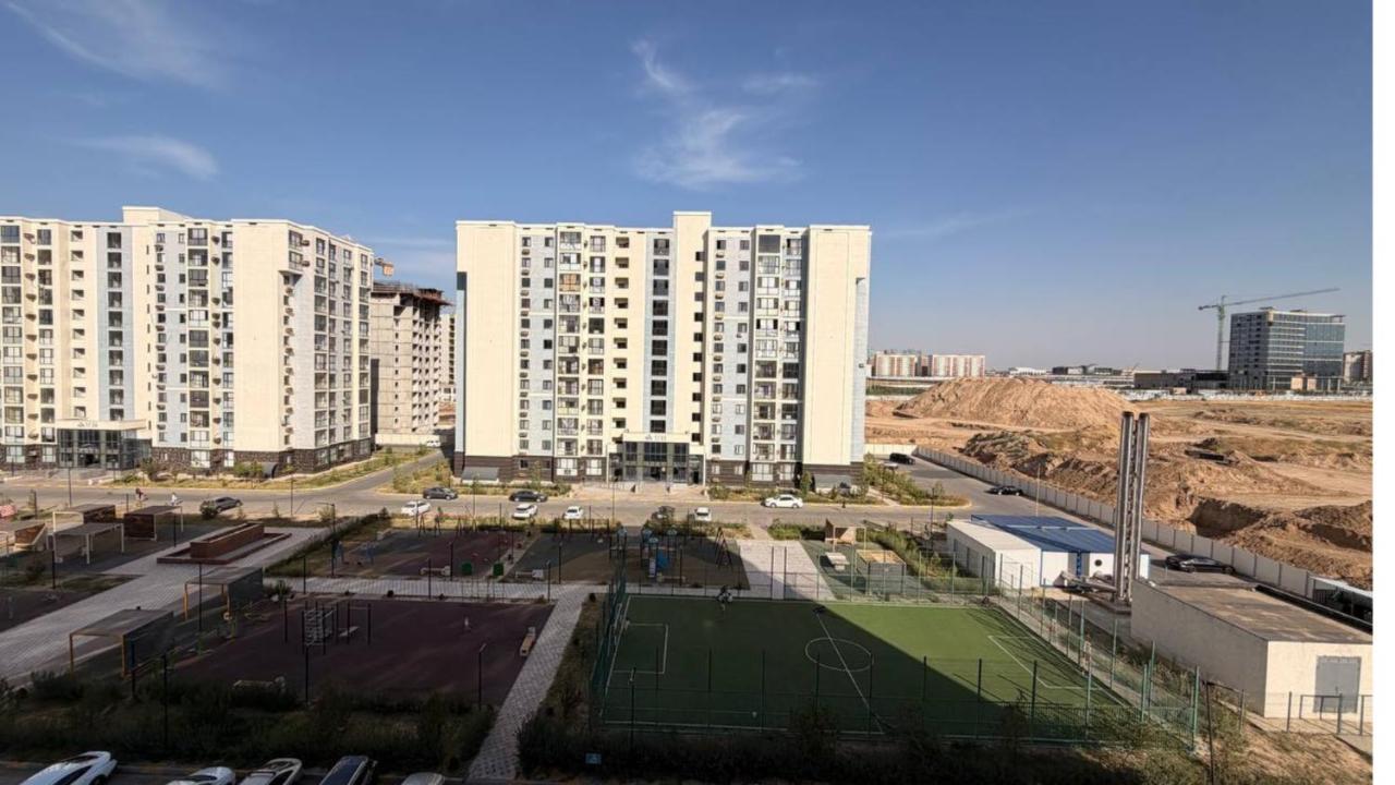 ЖК Atlant уютная 2х комнатная, рядом парк музыкальным фонтаном Shymkent City и Qyzgaldaq saraiy - Chambres d'hôtes Chymkent